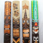 Ahşap Duvara Asmalı Maske 1 Metre